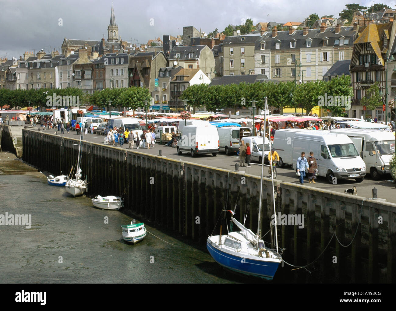 Vista panoramica di Trouville canale inglese La Manche Normandia Normandie Nord Ovest della Francia Europa Foto Stock
