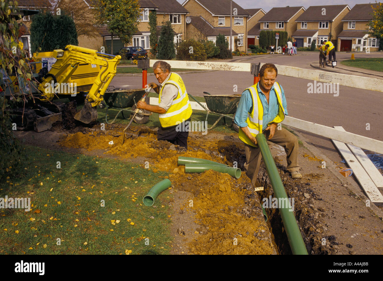 Worken posa di tubazioni per la tv via cavo letti flitwic 1994 Foto Stock