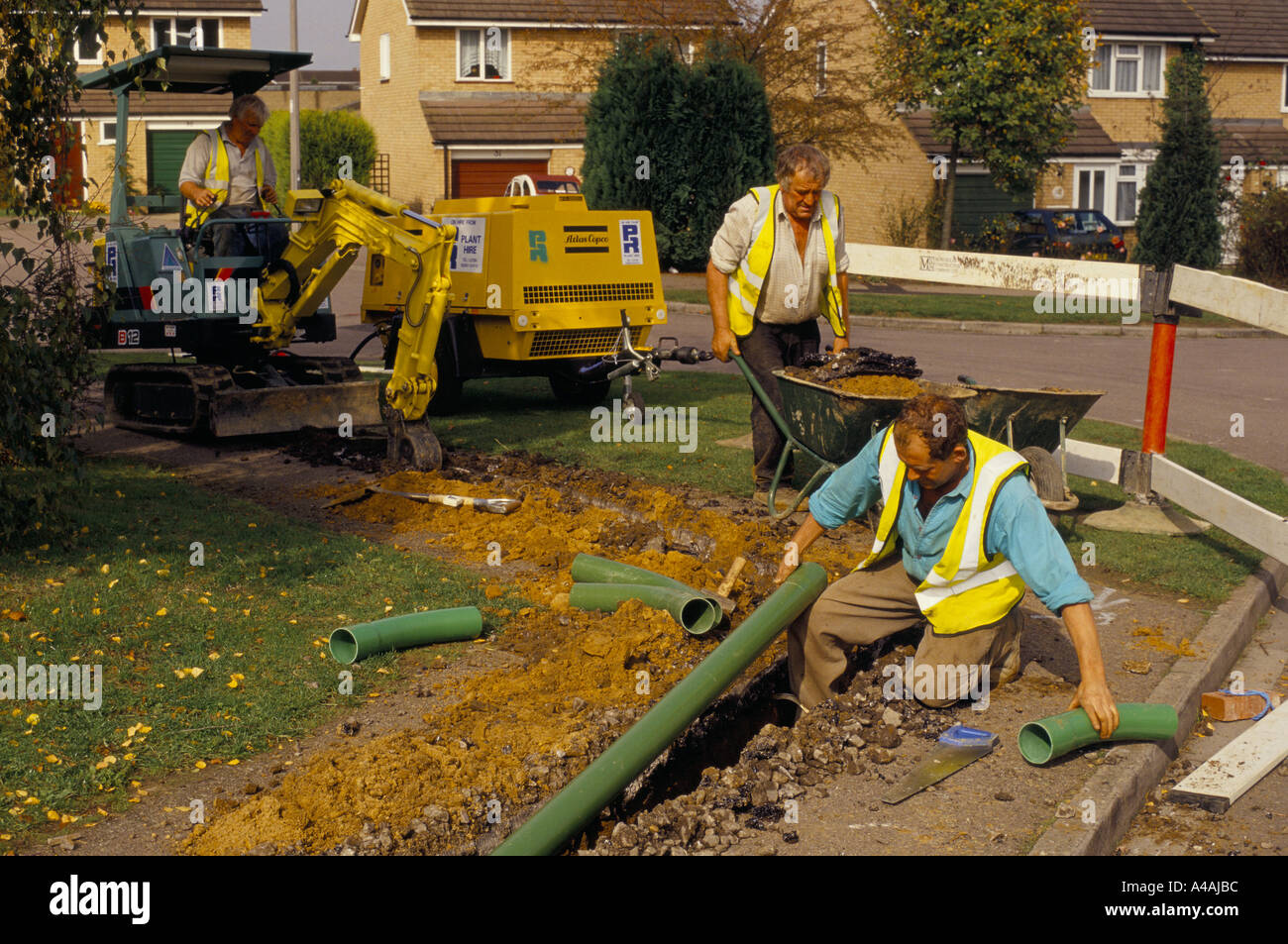 Operai posa di tubazioni per la tv via cavo Flitwick beds 1994 Foto Stock