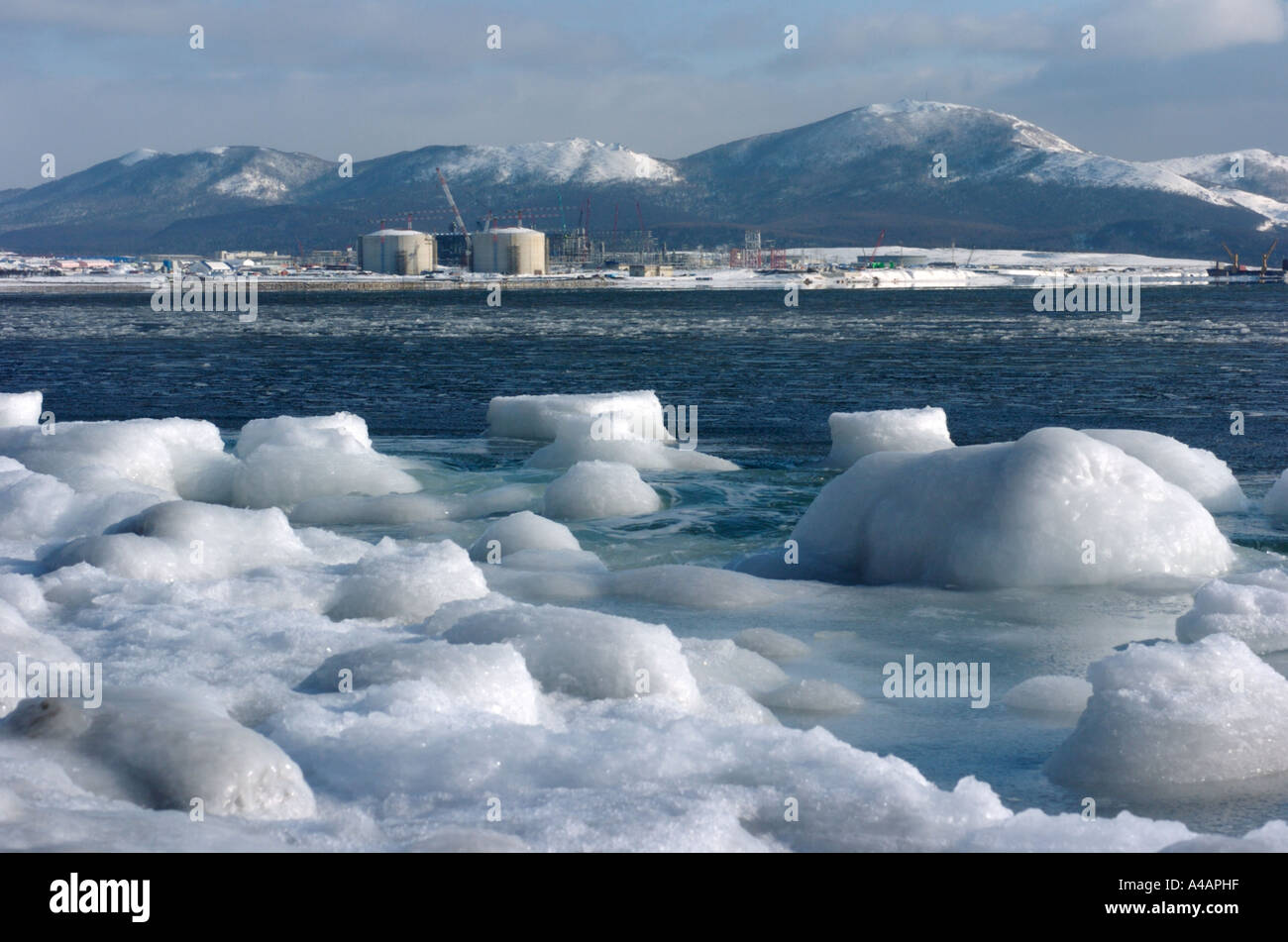 Costruzione di gas naturale liquido GNL impianto di trasformazione in Aniva Bay sull'isola di Sakhalin in Russia 2006 Foto Stock