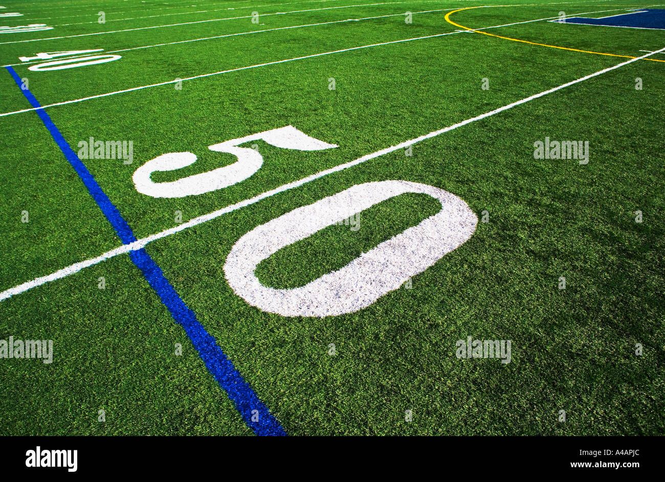 50 Linea di cantiere al campo di calcio Foto Stock