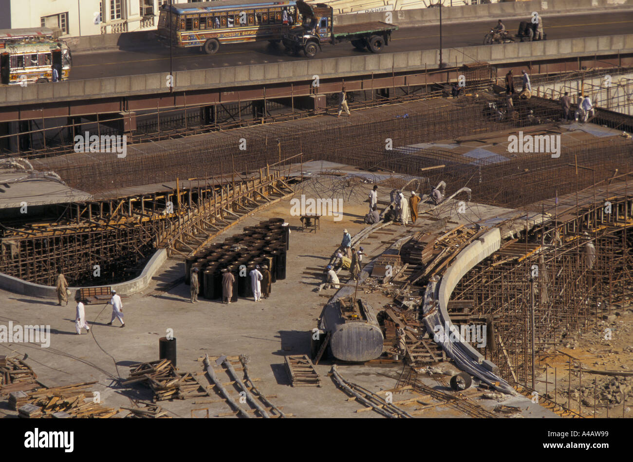 Karachi in Pakistan vista aerea della costruzione di strade 1997 Foto Stock