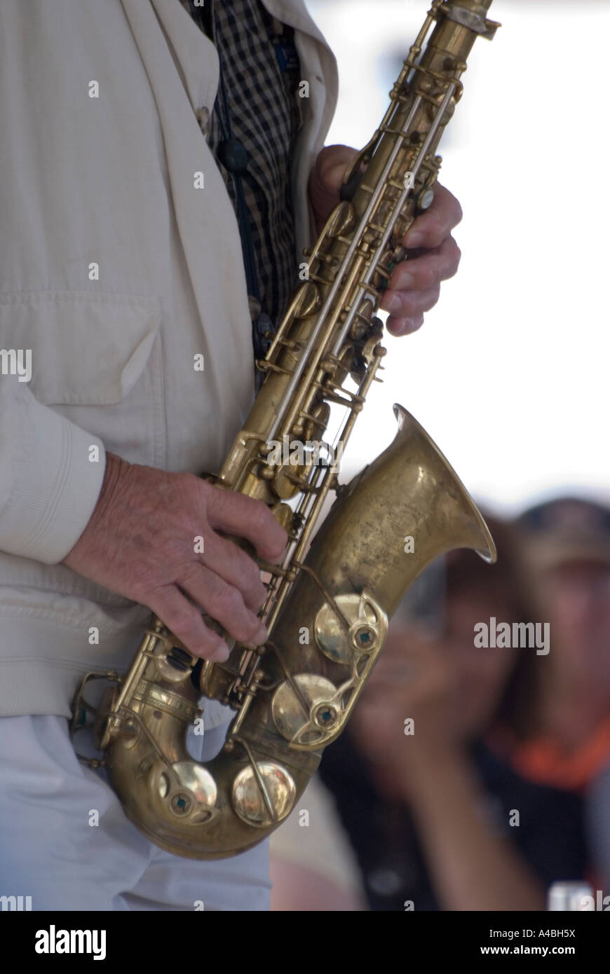 Australian musicista jazz Don Burrows effettuando al legno Australiano Boat Festival in Hobart 2007 Foto Stock