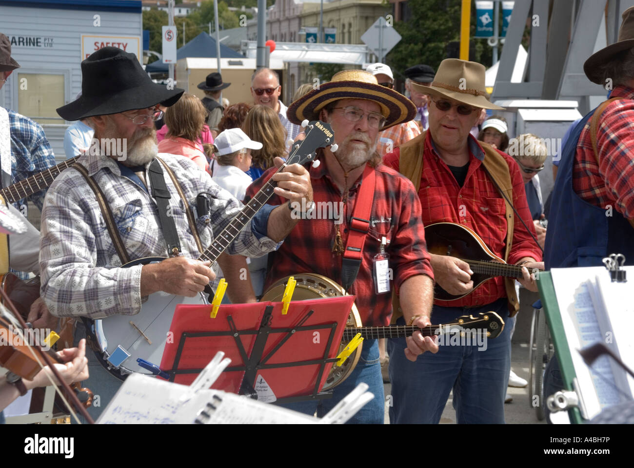 Un paese australiano della banda musicale di eseguire presso la barca di legno Festival in Hobart 2007 Foto Stock