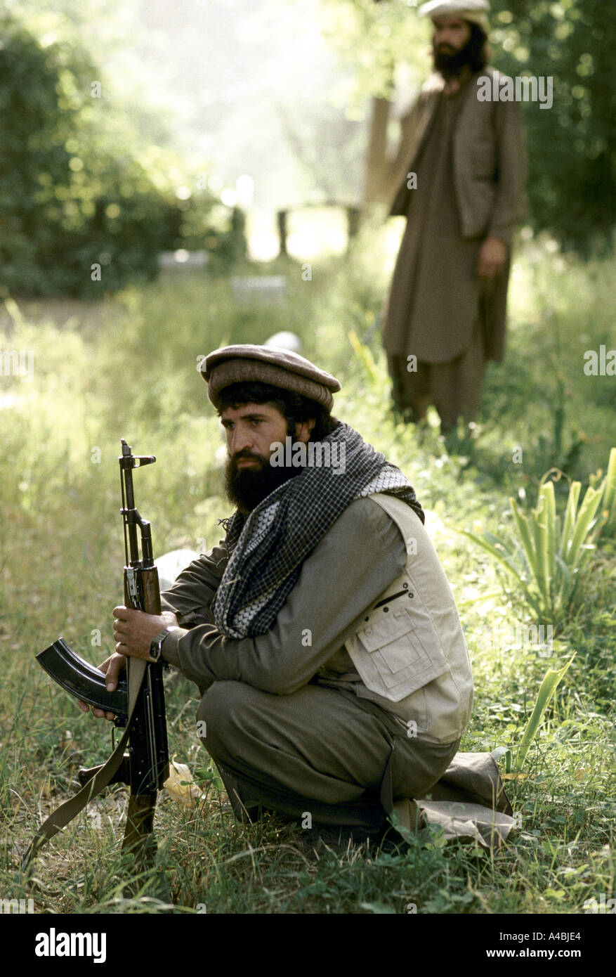 Una collezione di gambe protesiche assemblate in un laboratorio, datato 1992, che mostra varie fasi di completamento. Foto Stock