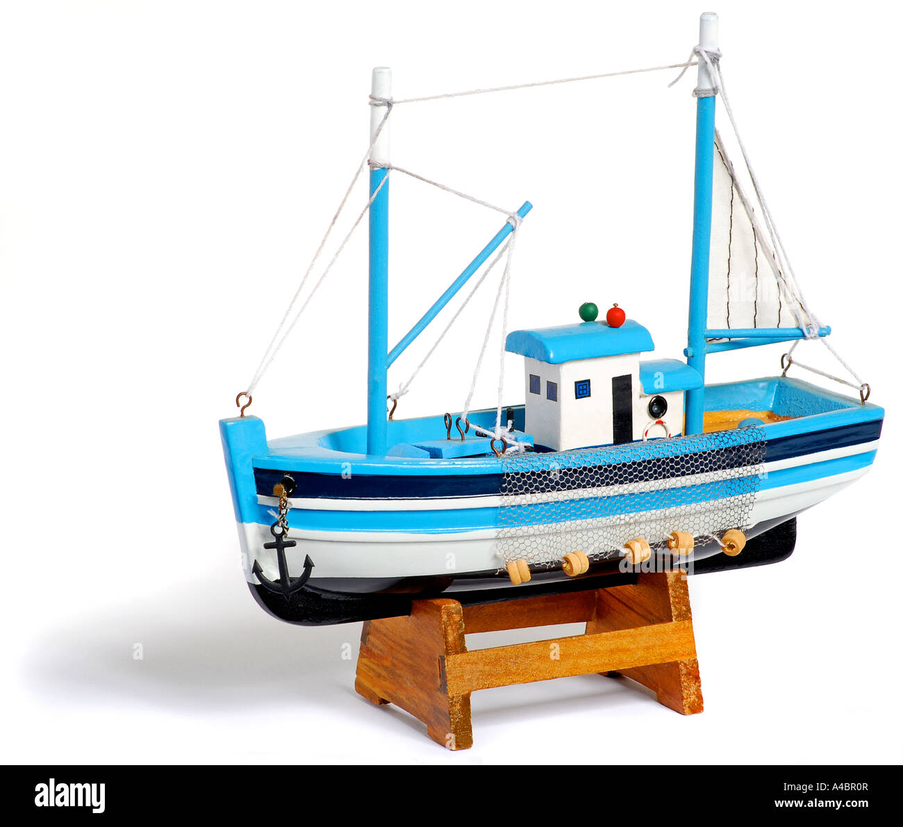 La barca di legno sul cavalletto. Foto di Patrick acciaio. patricksteel Foto Stock