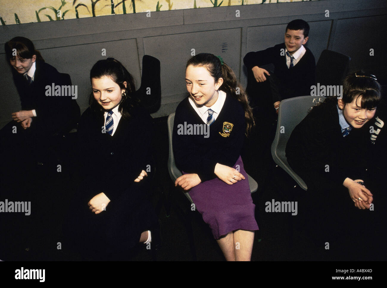 HOLYROOD i bambini della scuola secondaria durante il dramma di classe, GLASGOW, Foto Stock