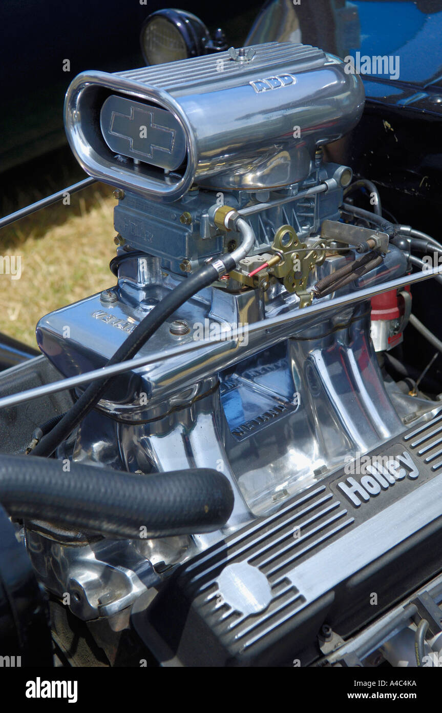 Holley del carburatore, aria collettore di aspirazione e il bilanciere copre in chrome Foto Stock