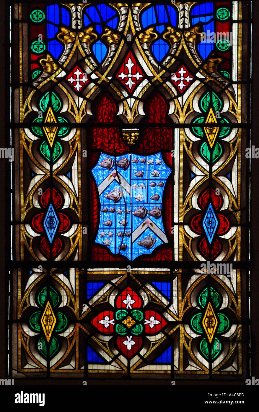 Dettaglio di una vetrata nel sud del corridoio della chiesa di San Giovanni Evangelista, Princes Street, Edimburgo, Scozia, Regno Unito. Foto Stock