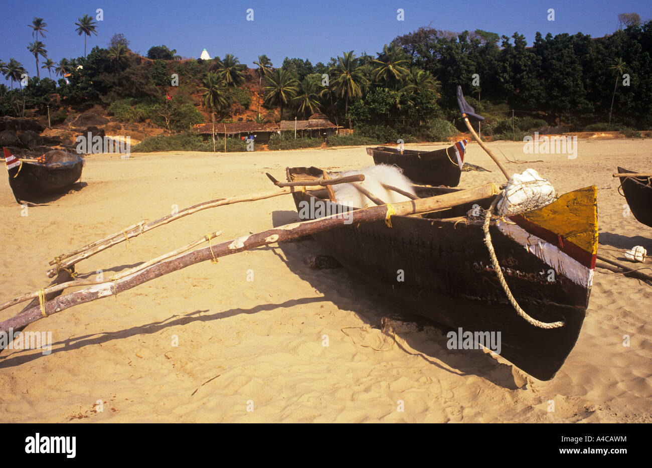 Barche da pesca spiaggia Gokarna Karnataka India Foto Stock