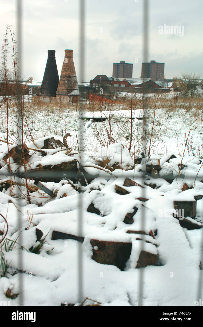 Coperta di neve paesaggio urbano ,In Stoke-On-Trent, Staffordshire, Regno Unito. Foto Stock
