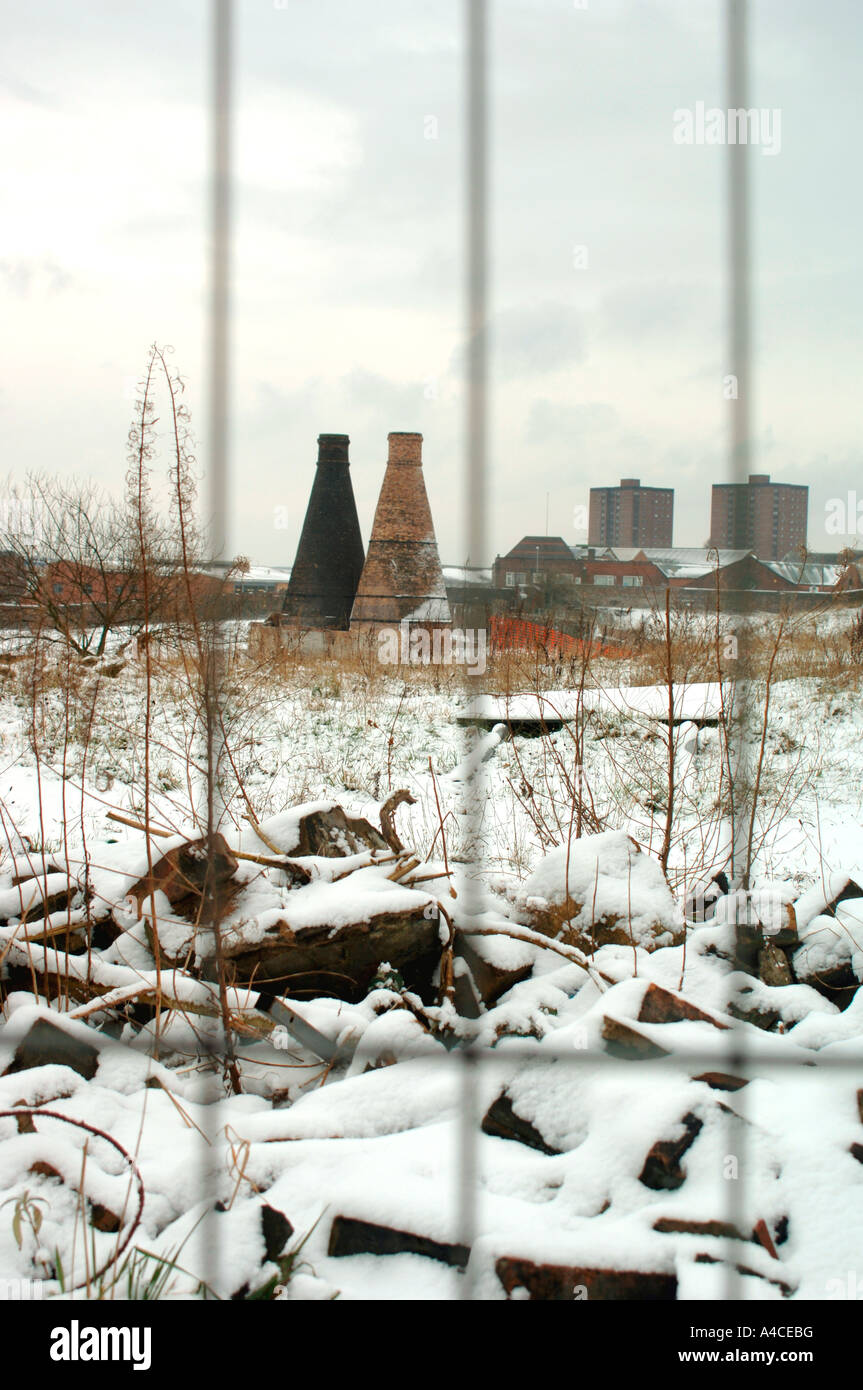 Coperta di neve paesaggio urbano ,In Stoke-On-Trent, Staffordshire, Regno Unito. Foto Stock
