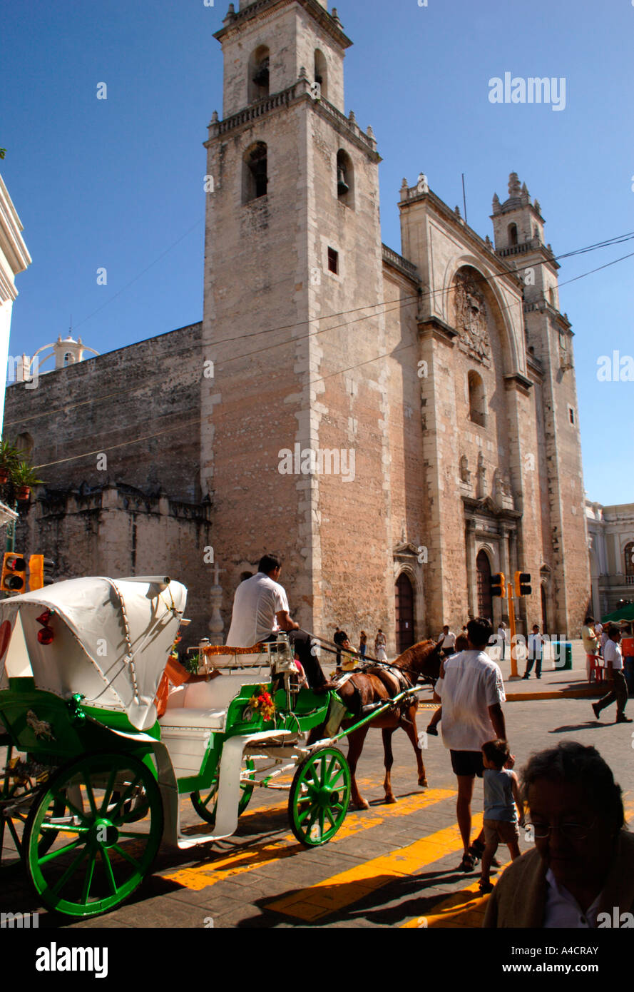 Merida, comsopolitan città nel nord dello Yucatan, una base per i turisti a regione Puuc rovine, come Uxmal e Maya di Chichen Itza. Foto Stock