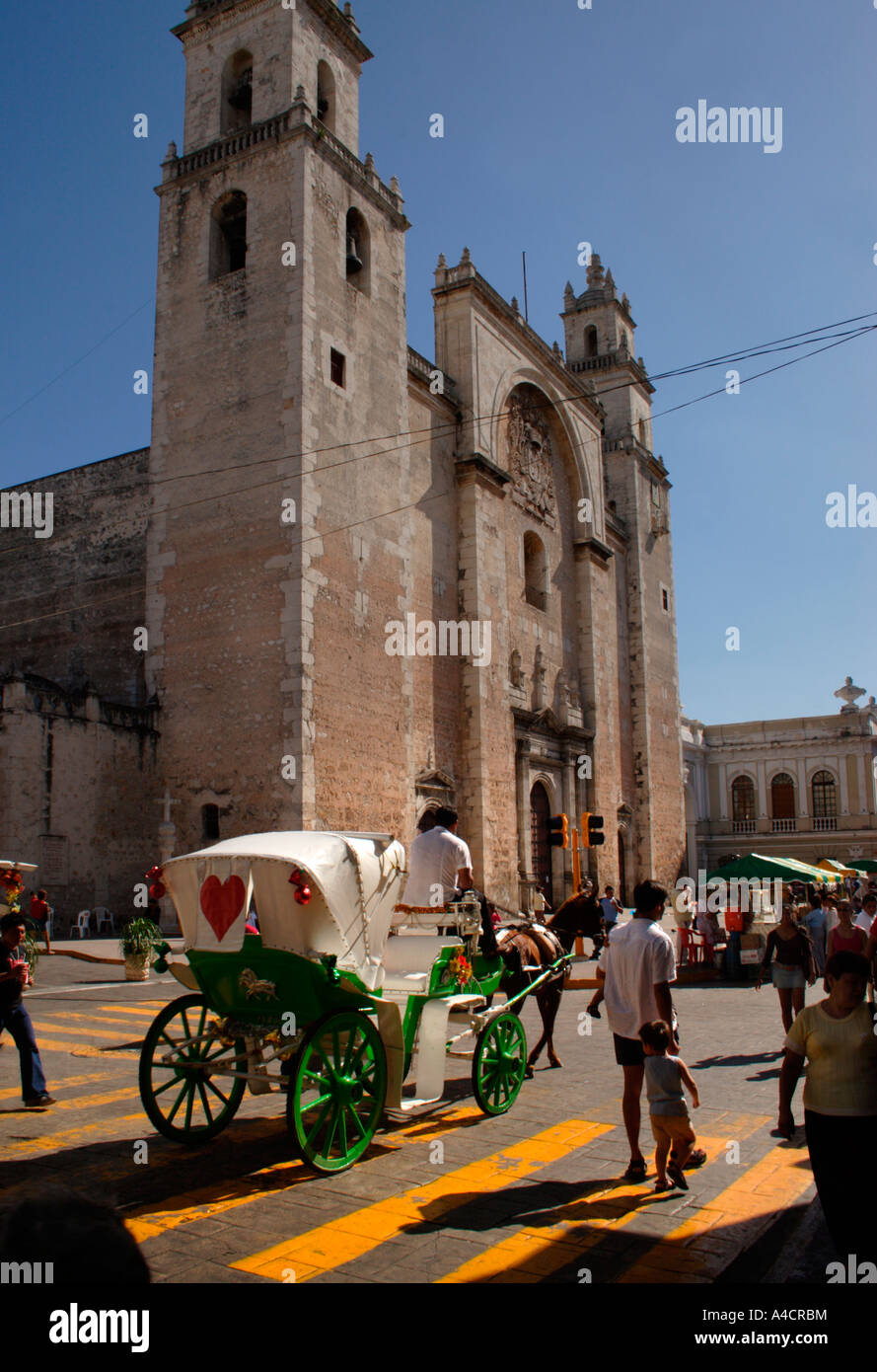 Merida, comsopolitan città nel nord dello Yucatan, una base per i turisti a regione Puuc rovine, come Uxmal e Maya di Chichen Itza. Foto Stock