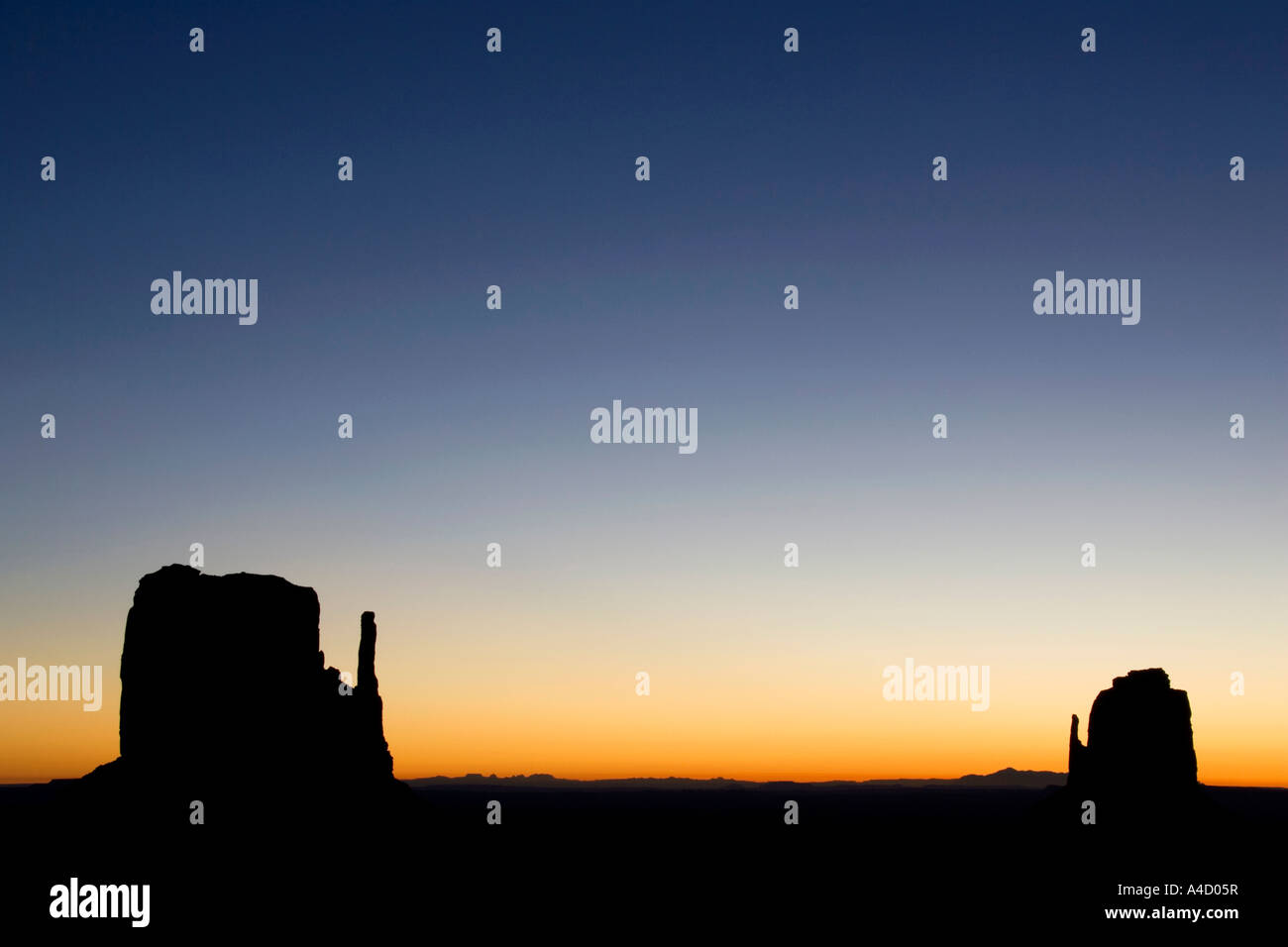 Il Monument Valley all'alba, Arizona. Foto Stock