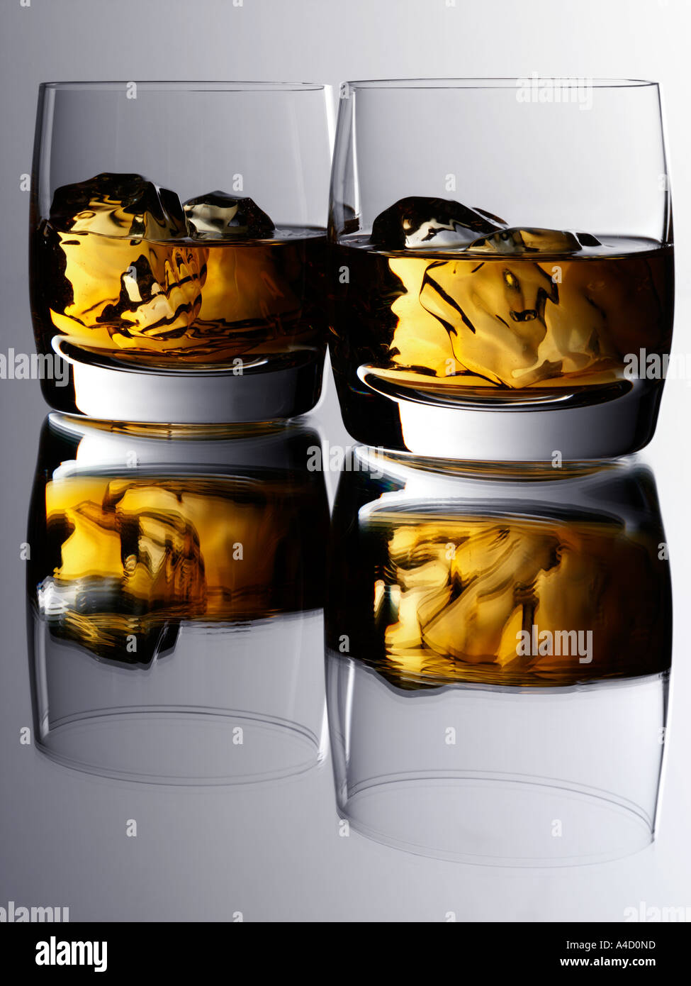 Due bicchieri di whiskey Foto Stock