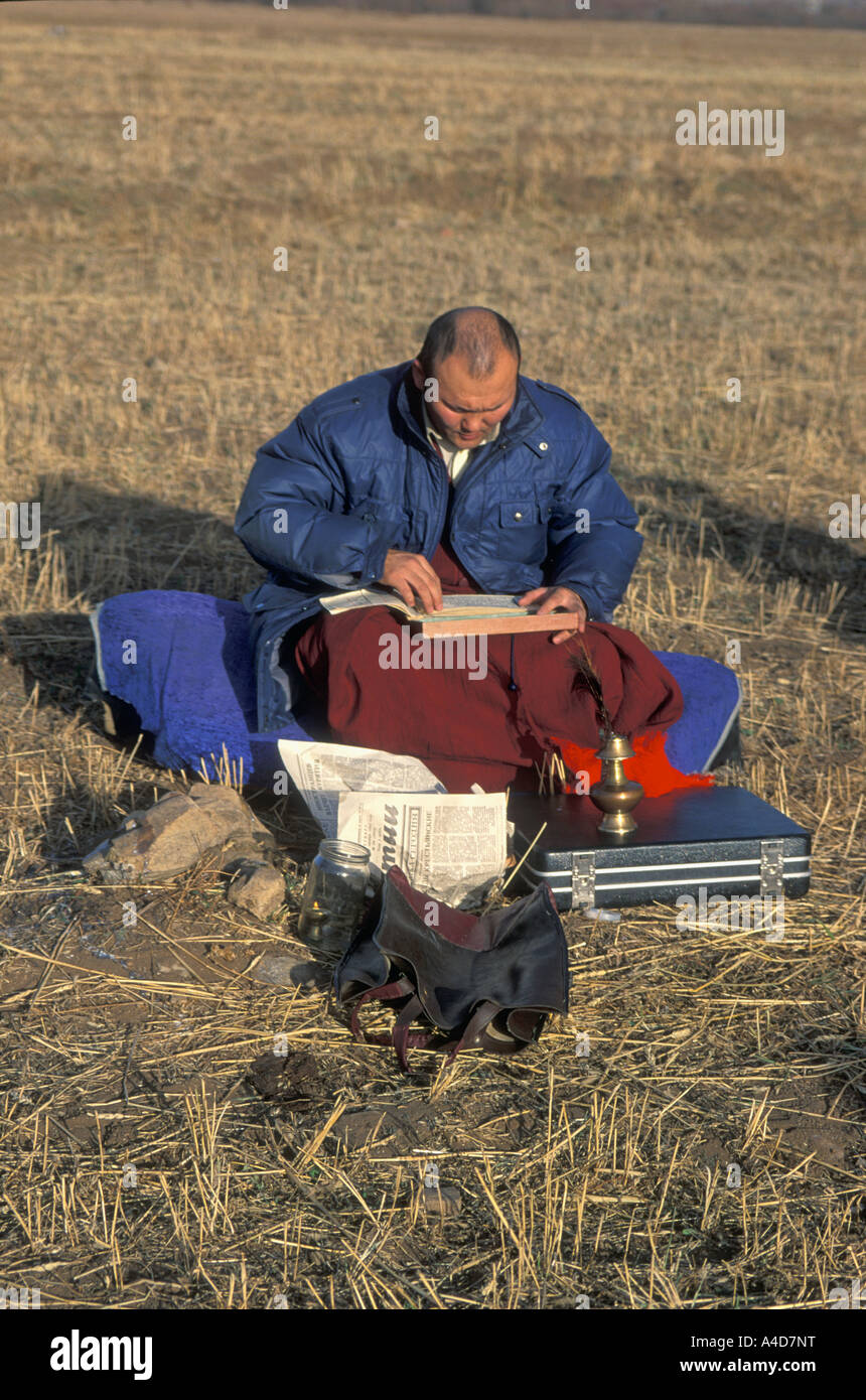 Luglio 1992, Tenzin Samaev monaco buddista rituale Buriatya Atsagat, RUSSIA Foto Stock