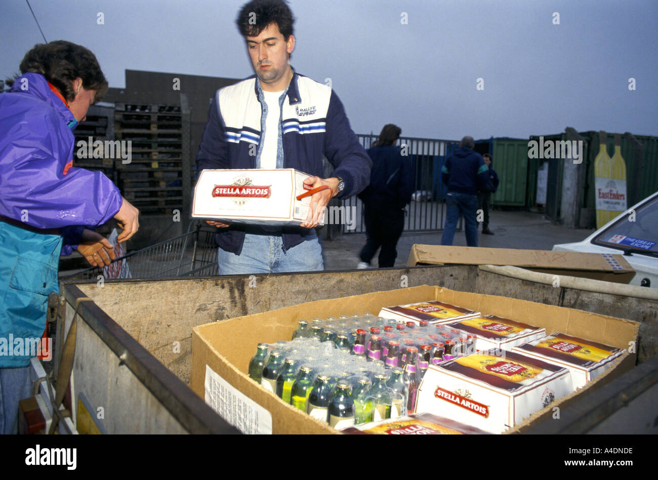 Gli acquirenti del Regno Unito in Calais Foto Stock