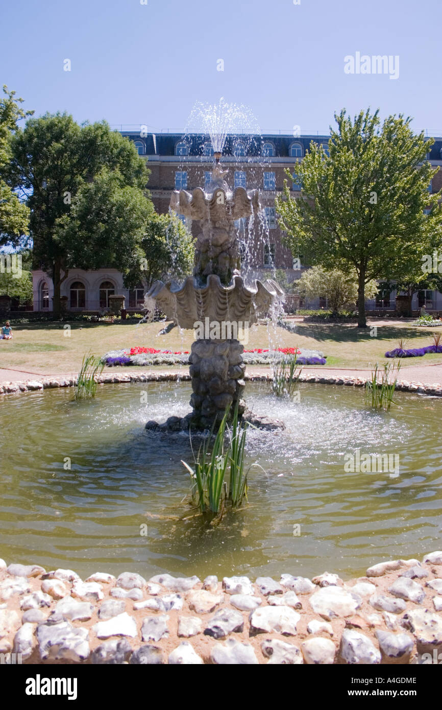 Fontana di acqua Forbury Gardens lettura Foto Stock