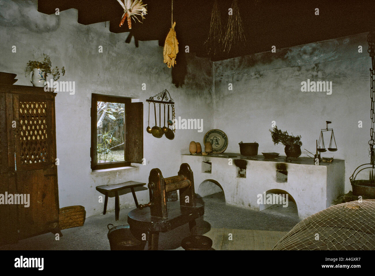 Interno di una ricostruzione di una casa coloniale a St Augustine, Florida USA Foto Stock