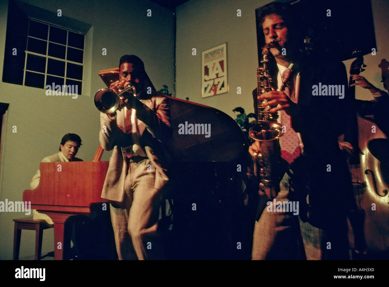 Trombettista Jazz Marcus Printup eseguendo con un gruppo a un club in Florida USA Foto Stock
