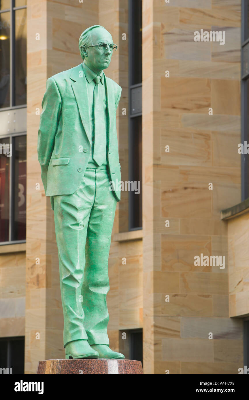 La Scozia, Glasgow, Buchanan Street. Statua di Donald Dewar Foto Stock