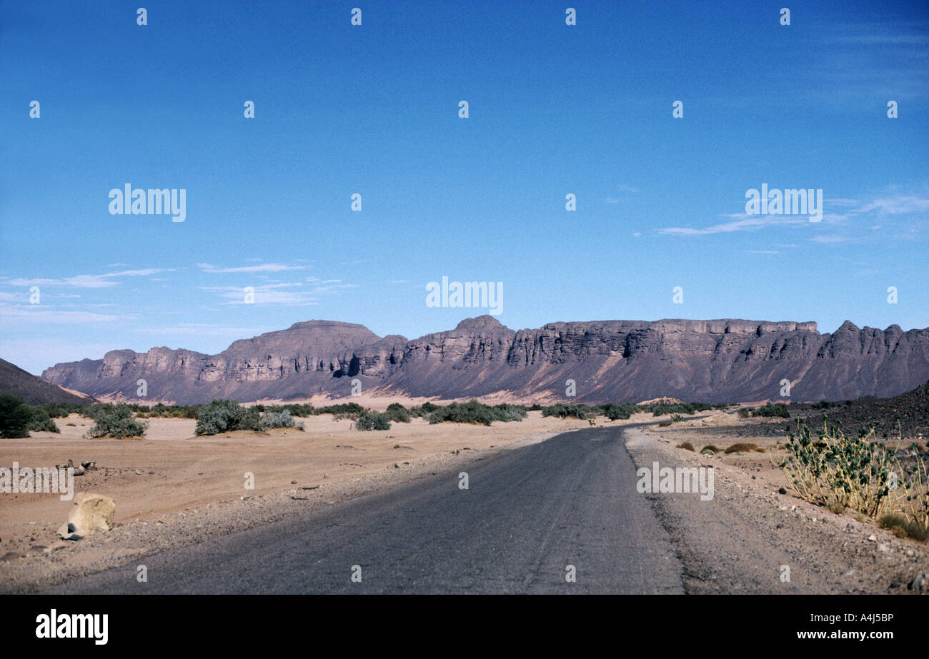 Strade del deserto del Sahara. In Algeria. Il NORD AFRICA Foto Stock