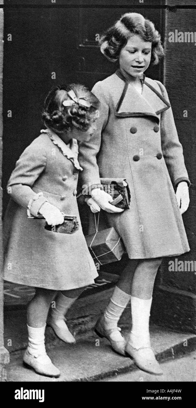 La Principessa Elisabetta e sua sorella, c1936. Artista: sconosciuto Foto Stock