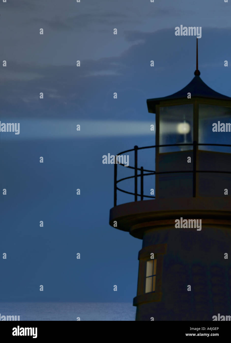 Parte superiore del faro di avvertimento che mostra il fascio di luce Foto Stock