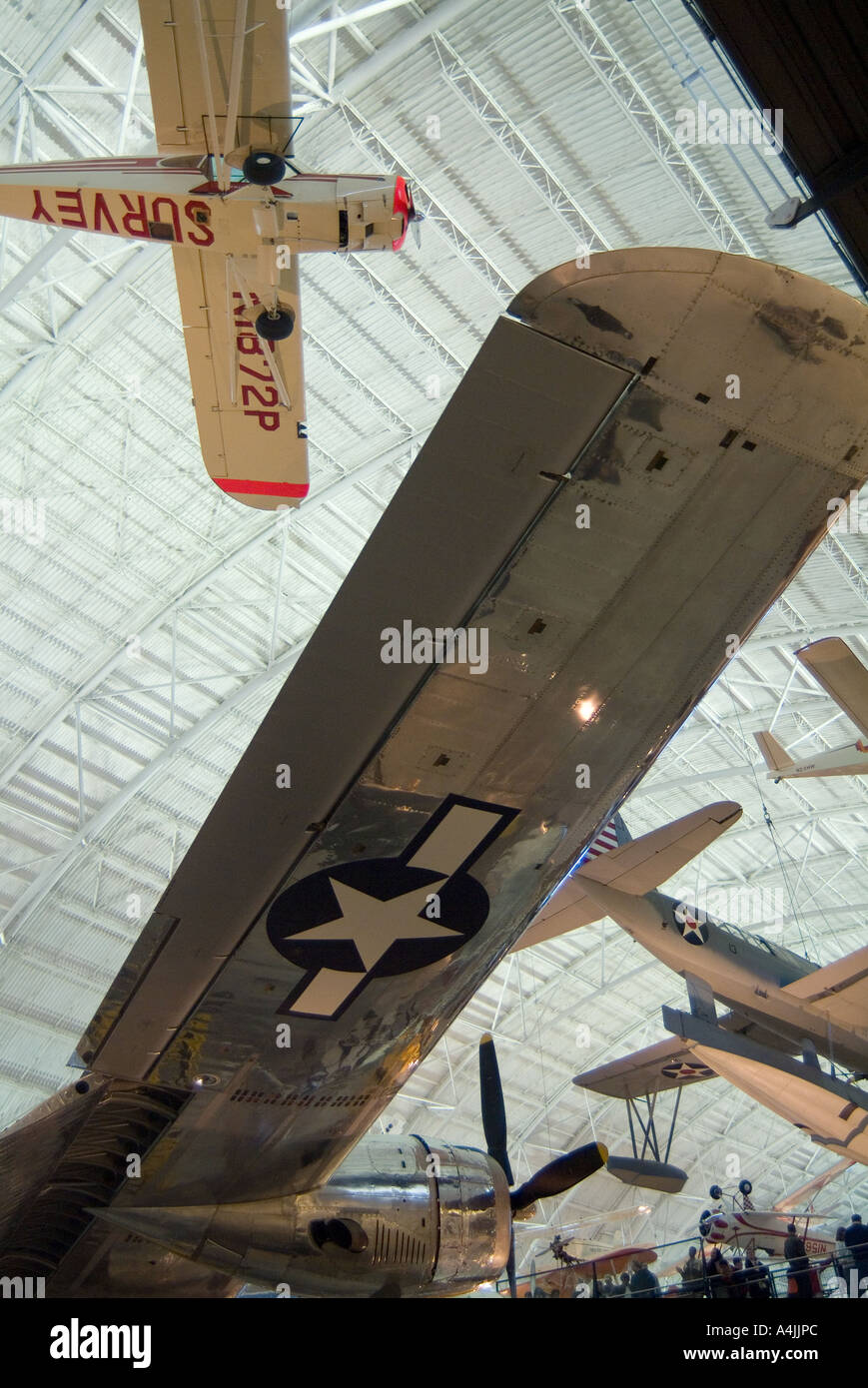Piani in appendiabiti, di Steven F. Udvar-Hazy Museum, Dulles, Virginia. Foto Stock