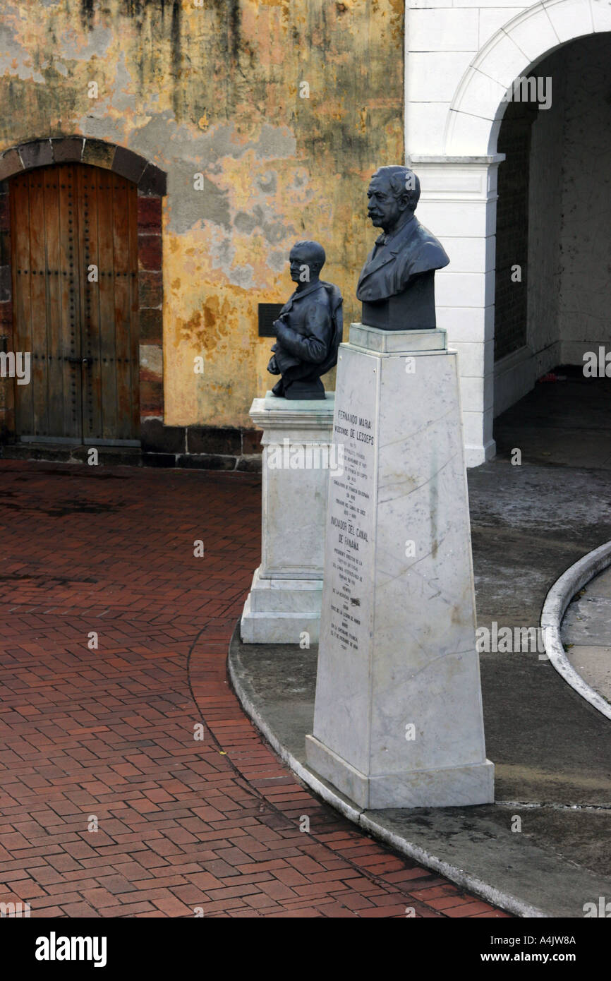 Ferdinando De Lesseps busto, Plaza de Francia, Quartiere Vecchio e la città di Panama, Repubblica di Panama Foto Stock