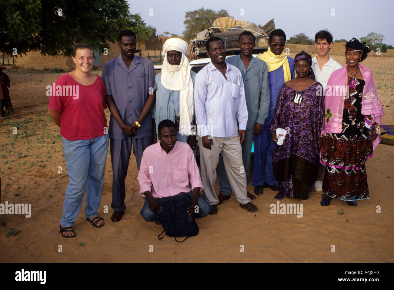 Niger. Volontario del Corpo della pace e la Guinea Worm team Education. Foto Stock