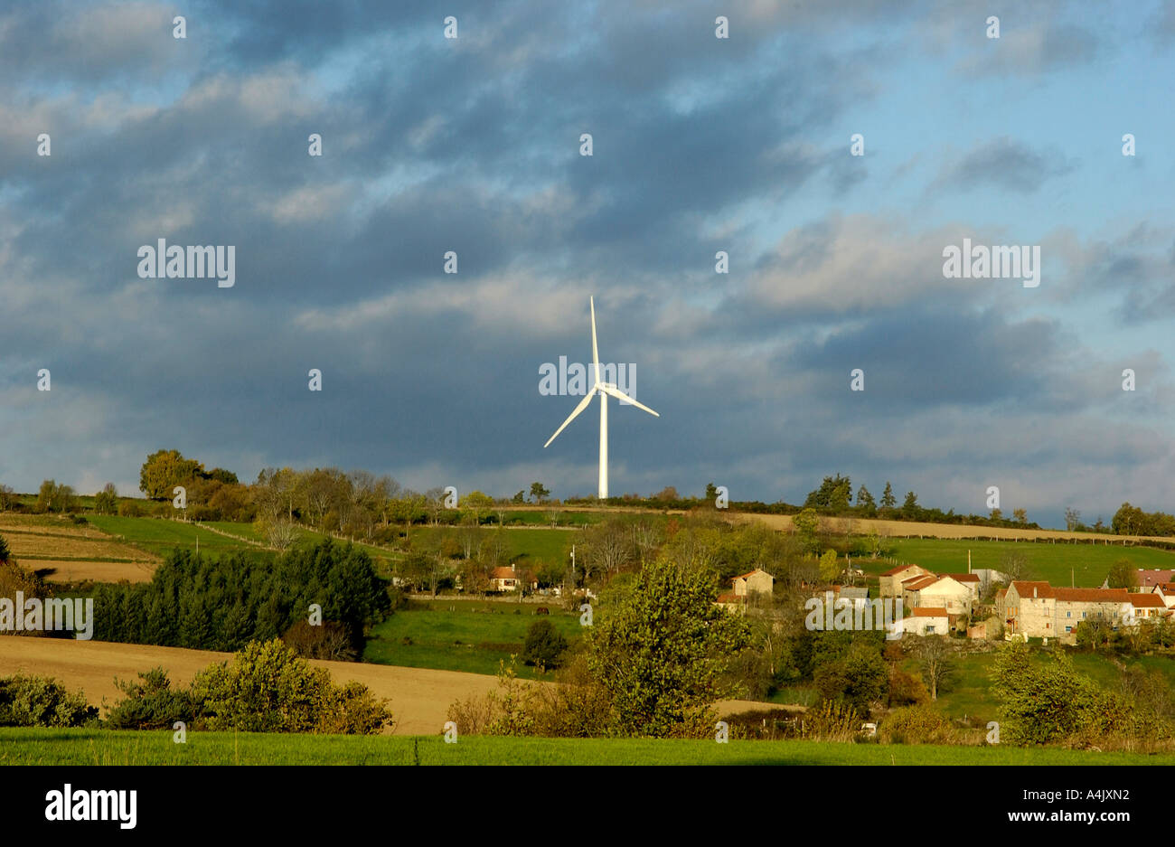 Alleato per centrali eoliche Mercoeur, Département Haute Loire, Francia, Europa Foto Stock