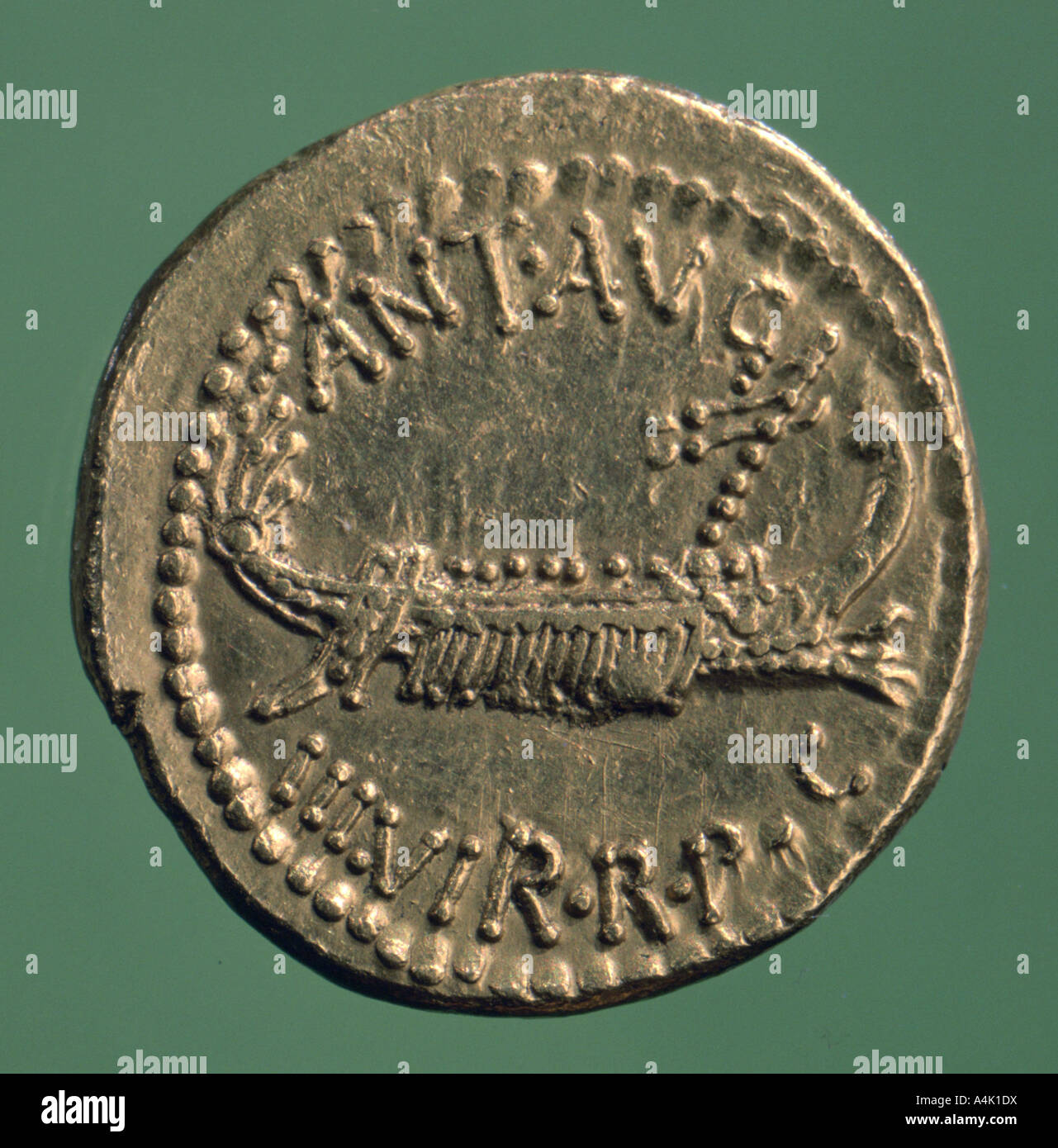 Moneta romana, Marc Antony Legionario Denario, immissione 32-1 BC. Artista: sconosciuto Foto Stock