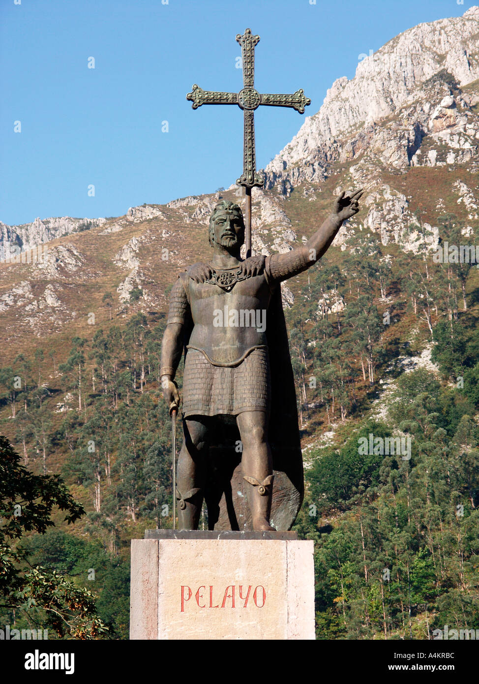 Re Pelayo statua a Covadonga Asturias Spagna Foto Stock