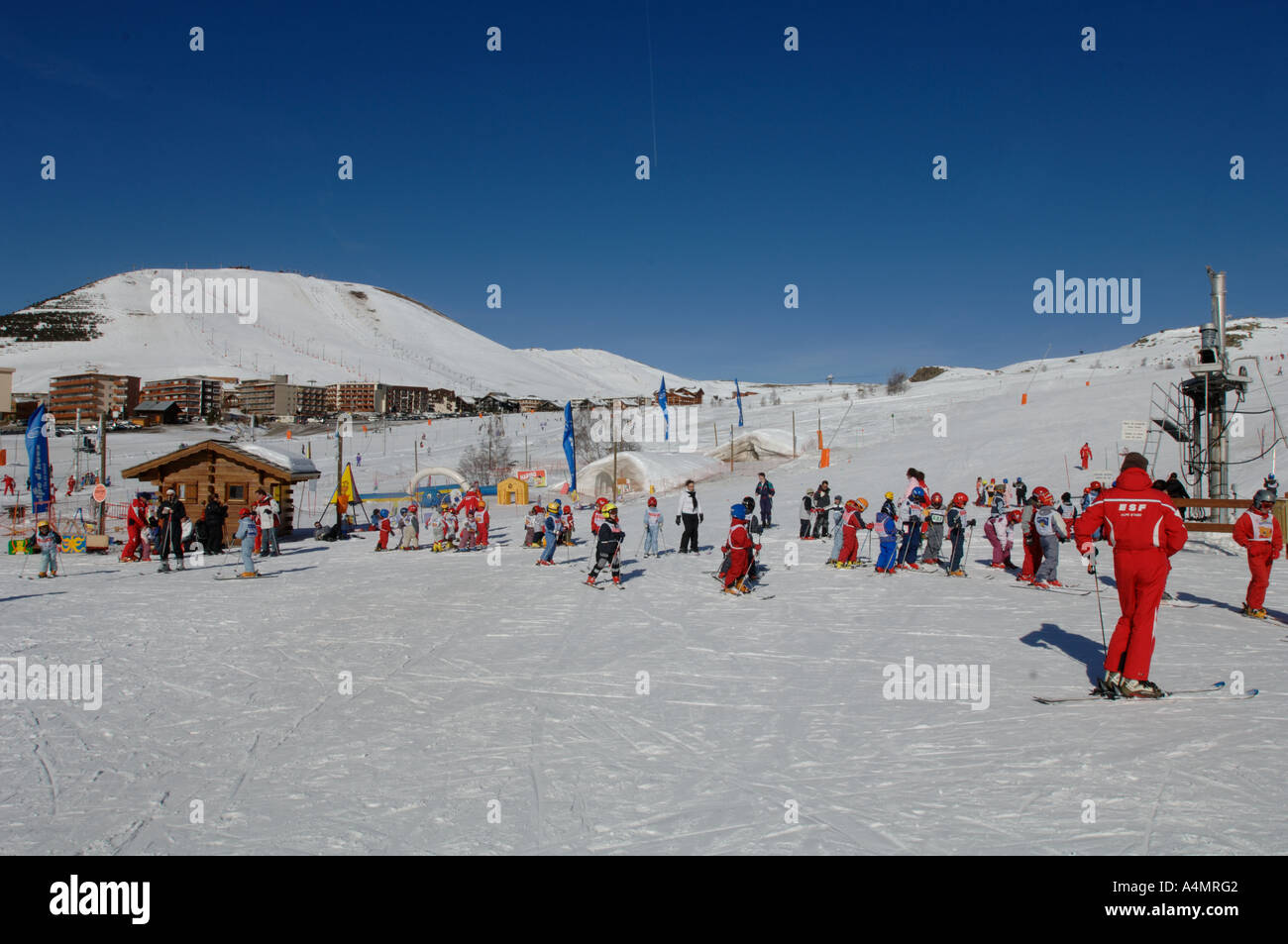 Sciare a Alpe d Huez ski area nelle Alpi francesi Foto Stock