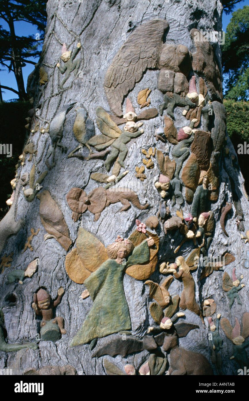 Fate Tree carving da Ola Cohn 1931 4 Fitzroy Garden Melbourne Victoria Australia Pacific Foto Stock