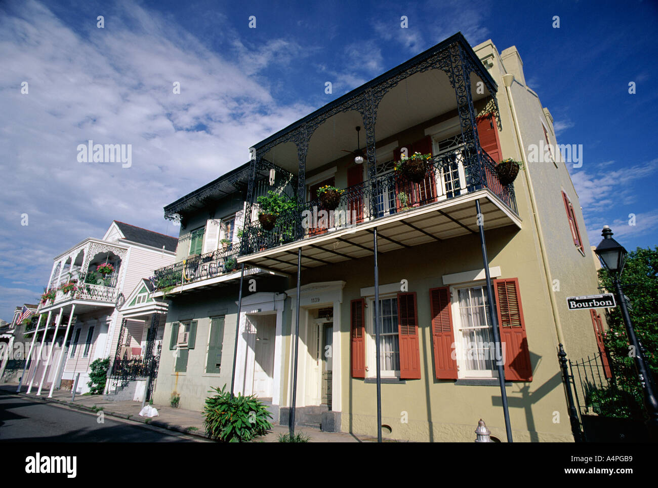 Bourbon Street nel Quartiere Francese di New Orleans in Louisiana Stati Uniti d'America U S A America del Nord Foto Stock