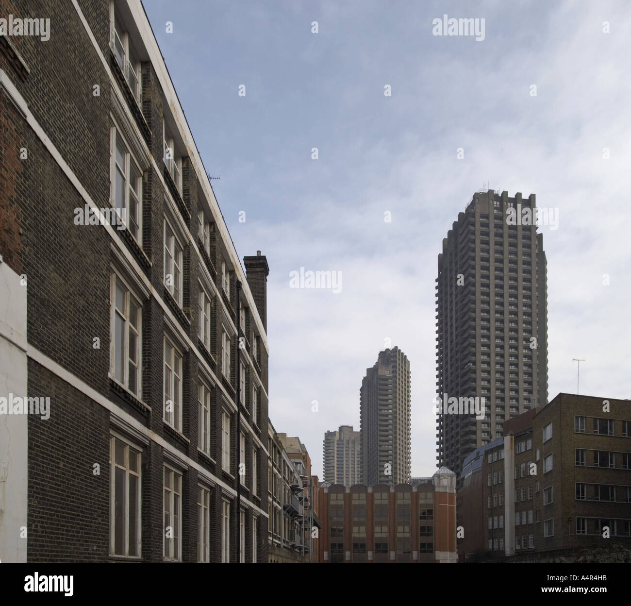 Highrise torri residenziali in Barbican London REGNO UNITO Foto Stock