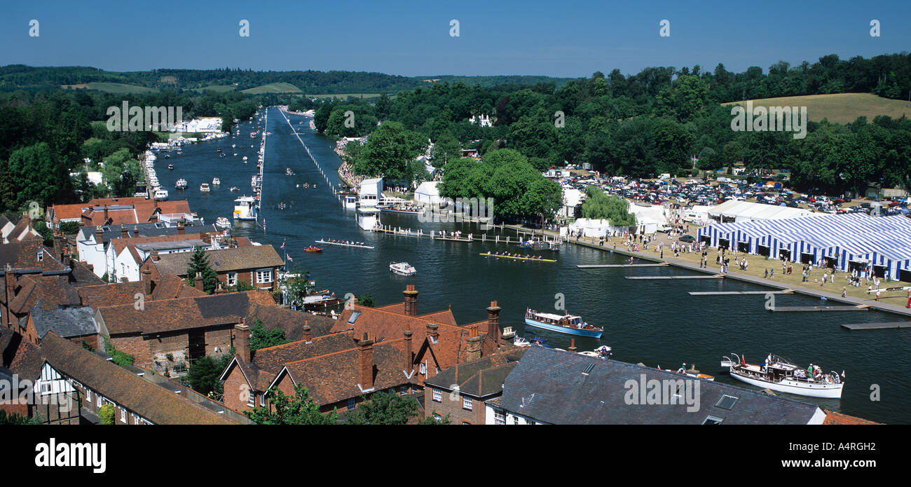 Vista panoramica di Henley-on-Thames Royal regata, Inghilterra. Foto Stock