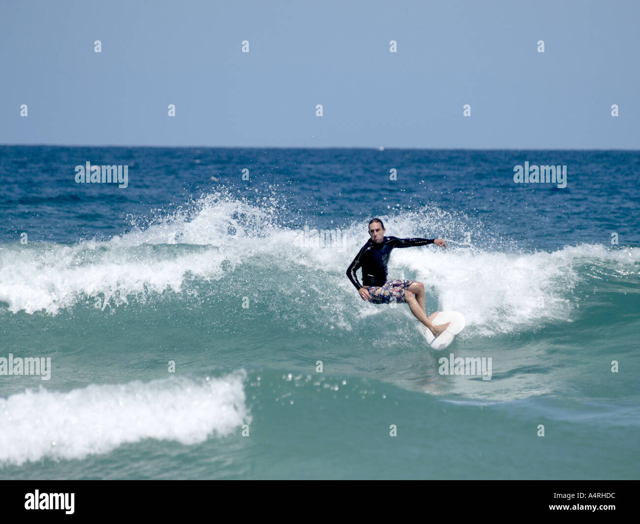 SURFER SU WAVE Bondi Beach New South Wales AUSTRALIA Foto Stock