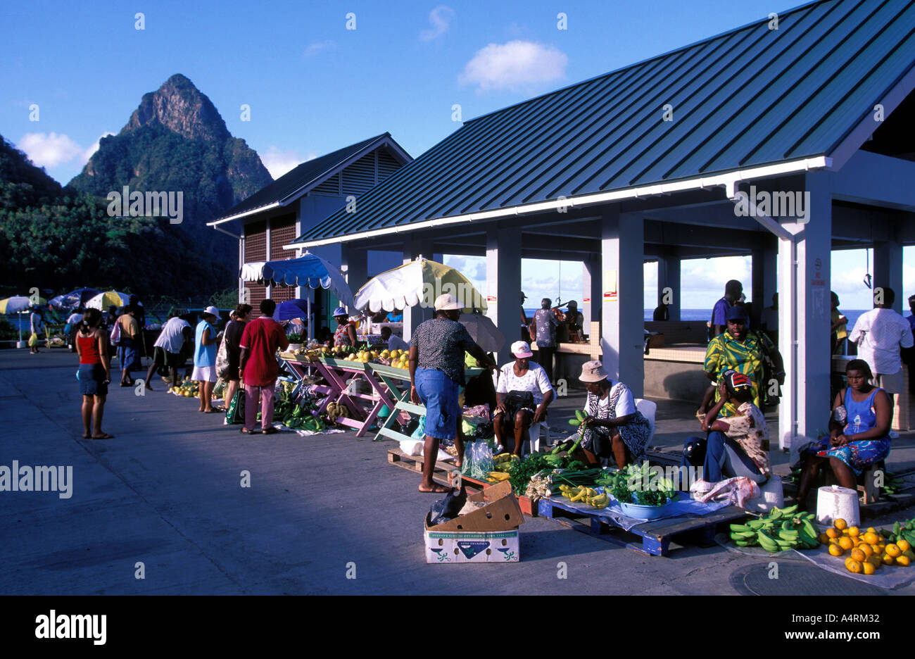 Mercato di frutta e verdura in Soufriere St Lucia Foto Stock