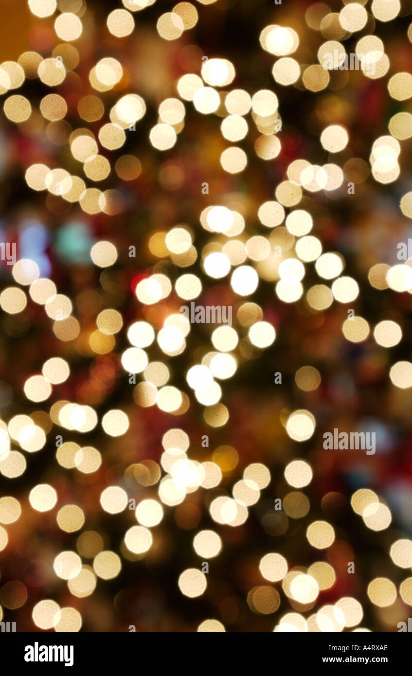 Al di fuori della Messa a fuoco di Natale luci ad albero Foto Stock