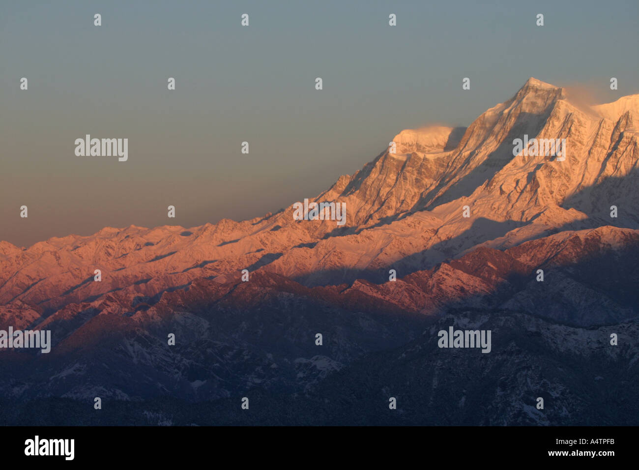 Himalayan foothills Dahulgiri accesa dalla mattina presto Foto Stock