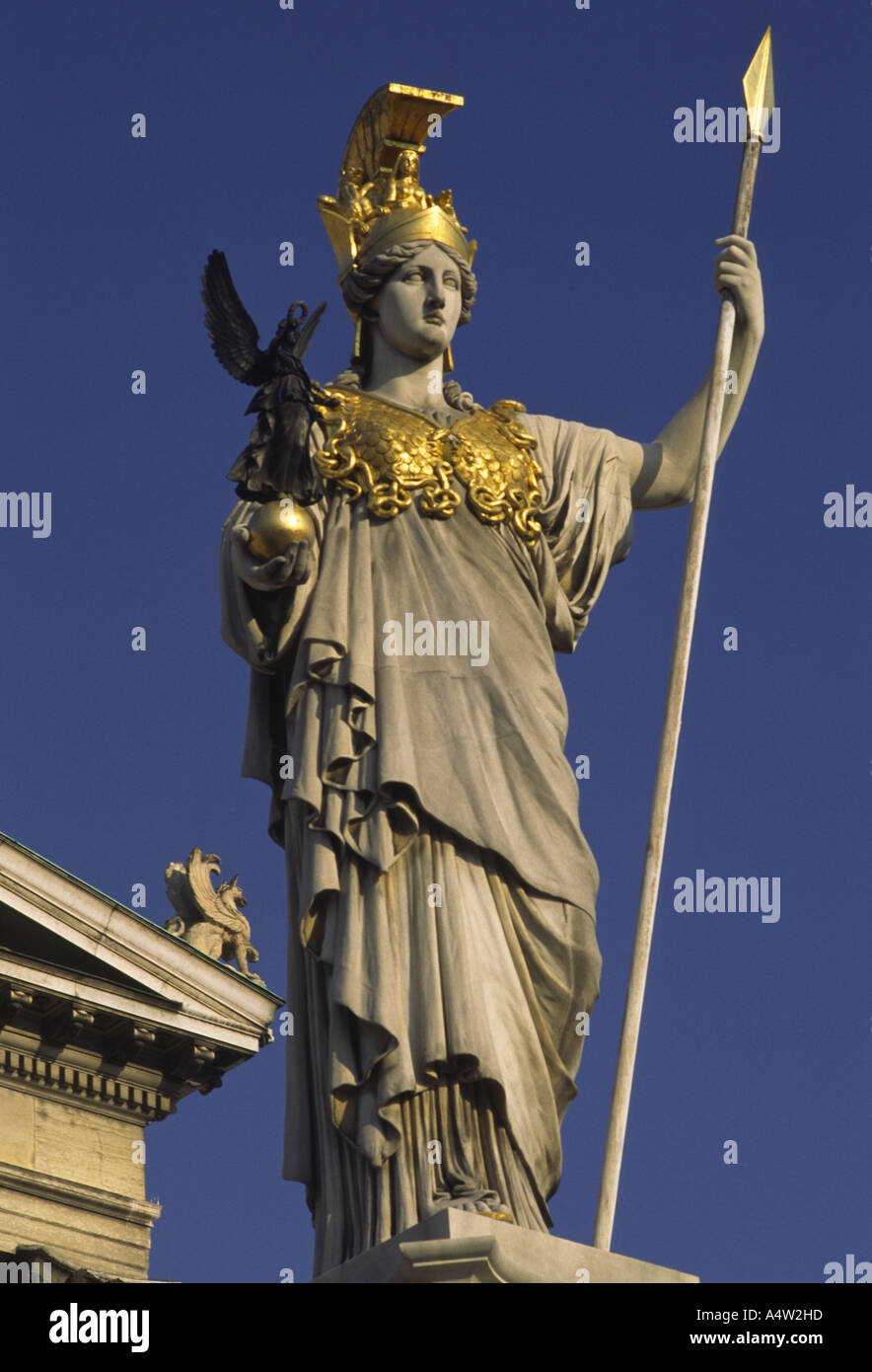 Il Parlamento Athena statua Vienna Austria Foto Stock