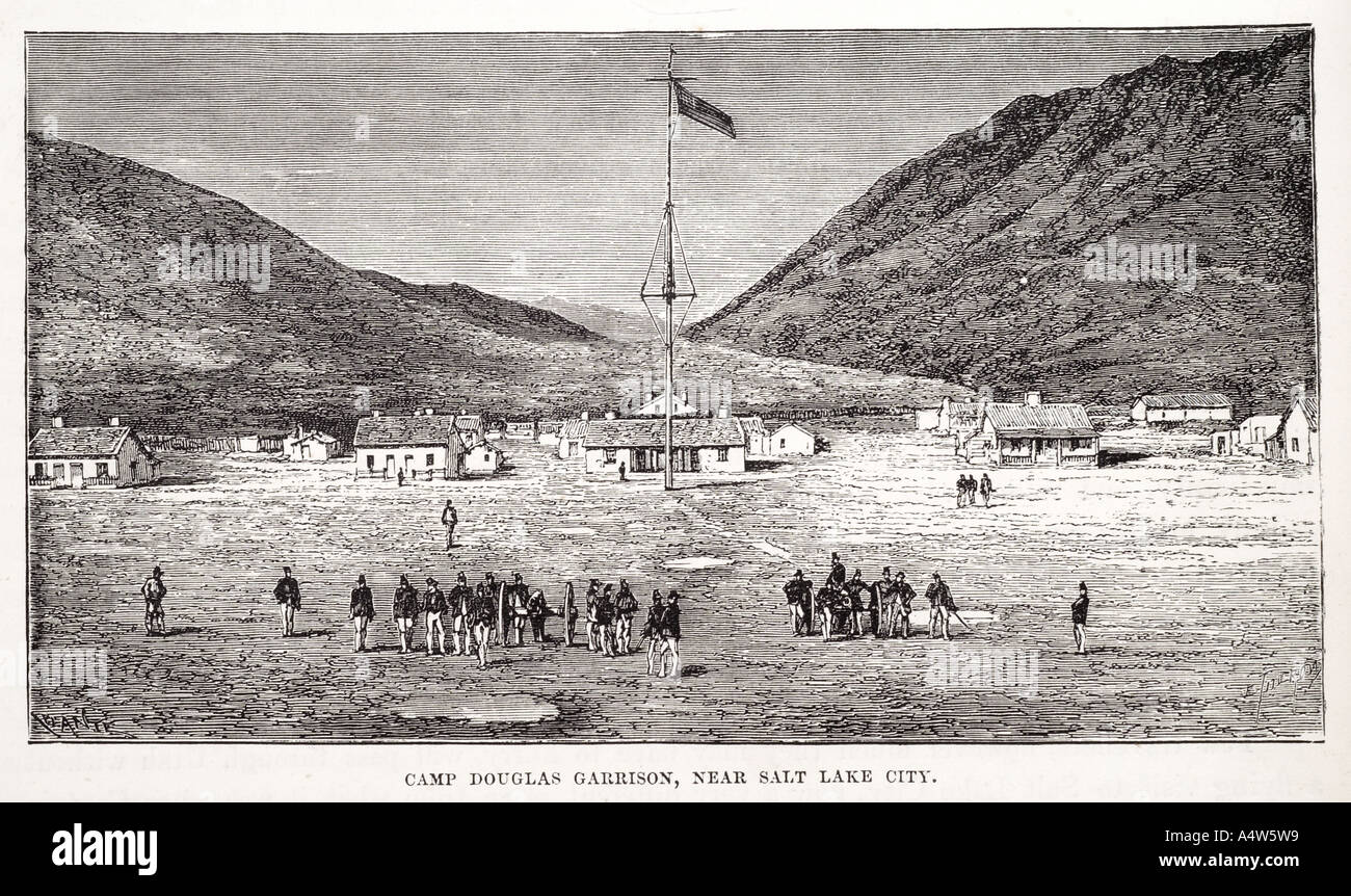 Fort Douglas Salt Lake City UT Utah Red Buttes burrone Utah American bandiera degli Stati Uniti pole soldati dell esercito di guarnigione a sud-ovest west rocky mt Foto Stock