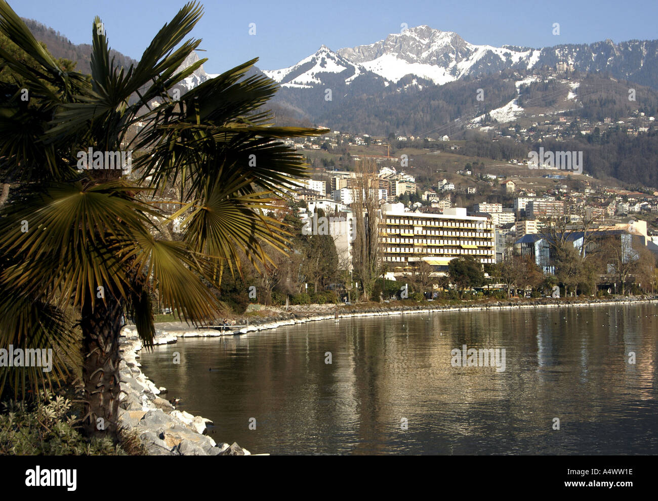 Montreux lakeshore e il Lago di Ginevra Svizzera Foto Stock