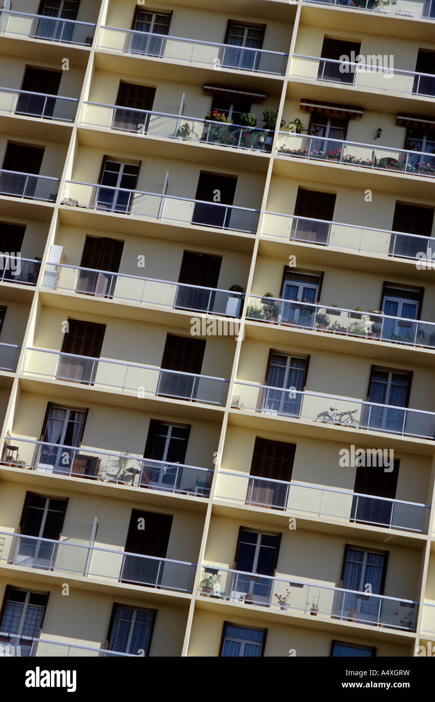 Appartamenti con balconi - blocco di appartamenti Foto Stock