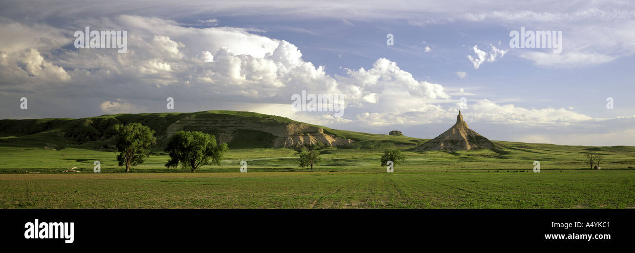 Chimney rock una pietra miliare lungo il oregon e sentieri mormone nebraska usa Foto Stock