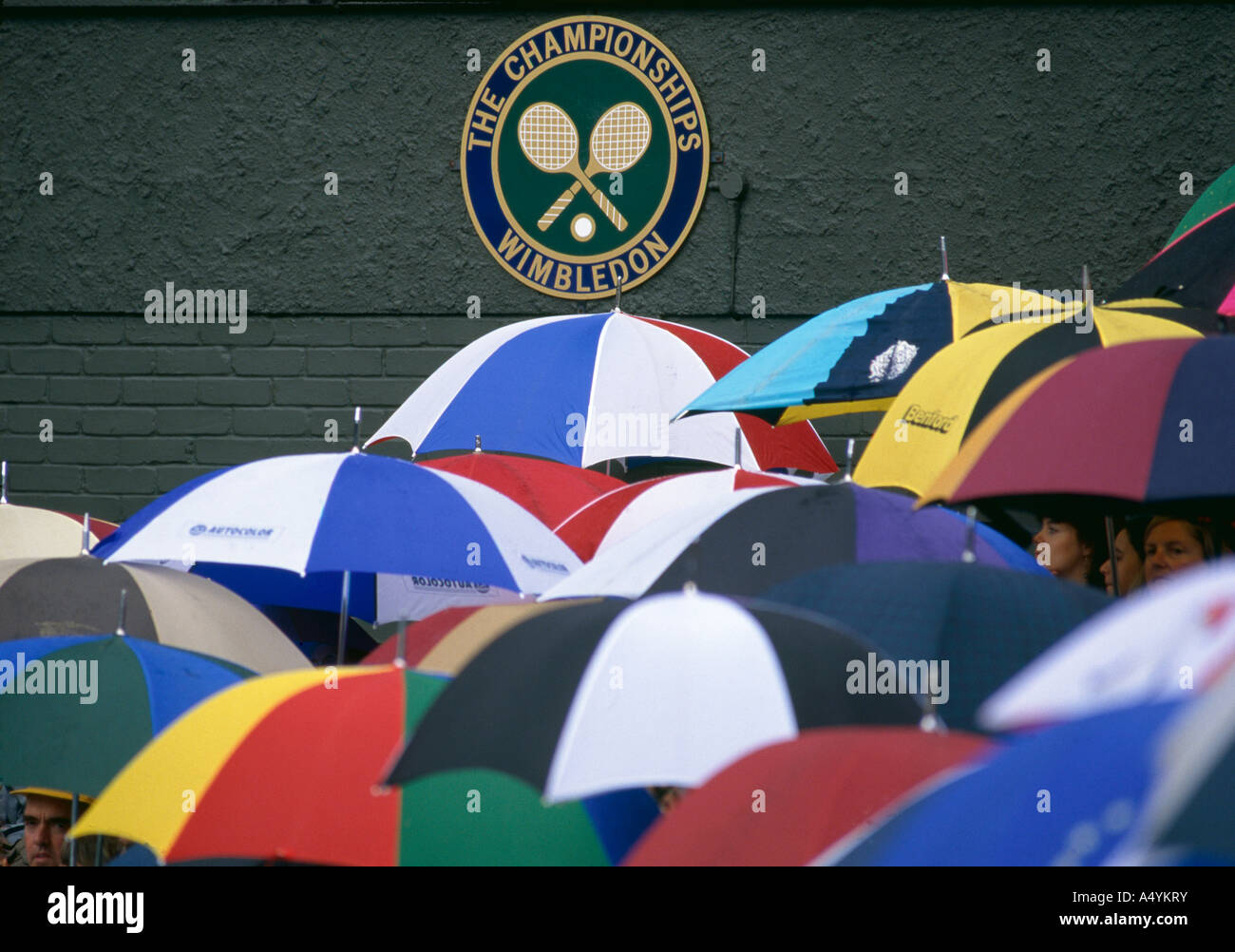 Wimbledon Tennis pioggia pioggia Ombrello Ombrelloni Foto Stock